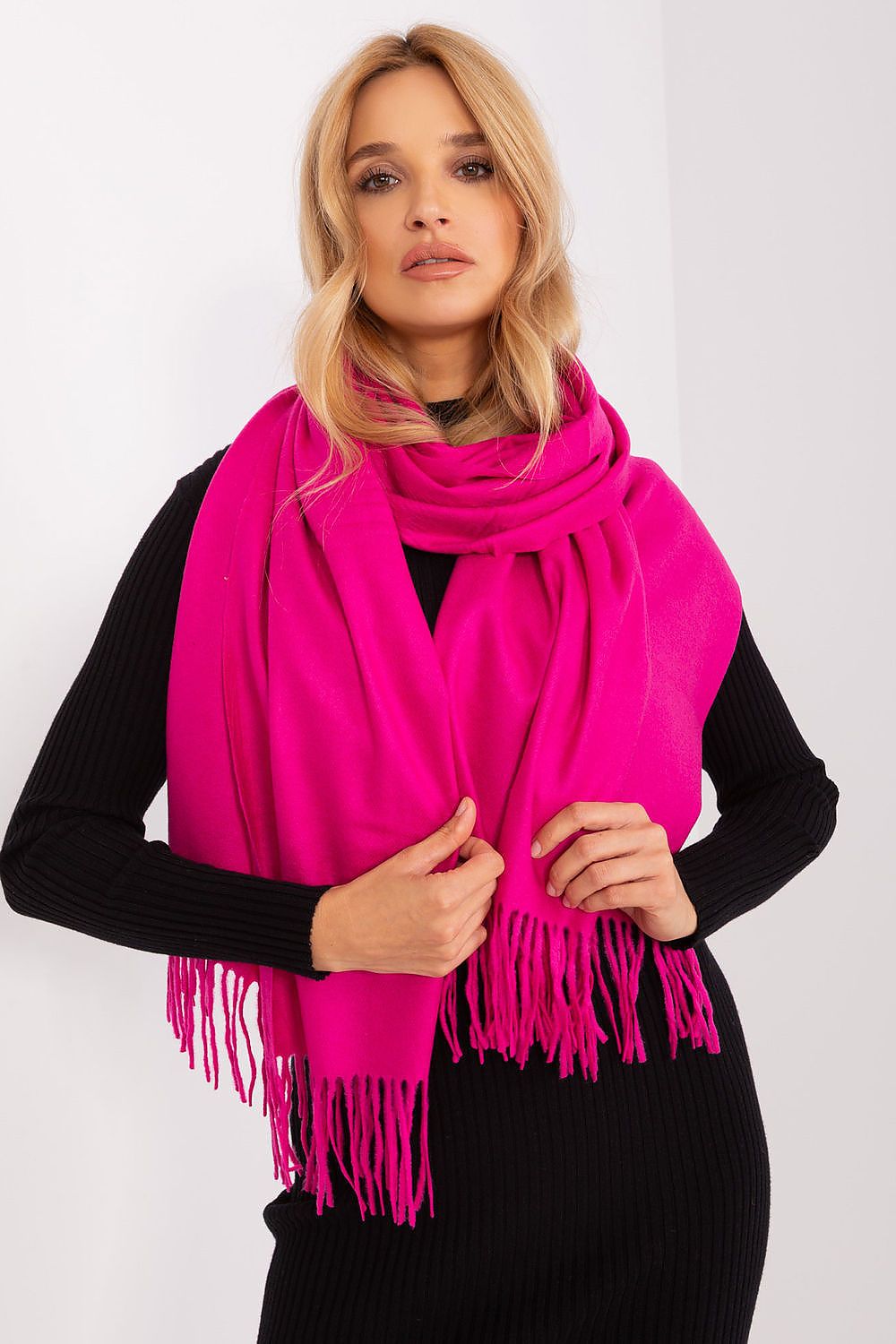 Schal model 187612 Wool Fashion Italia 