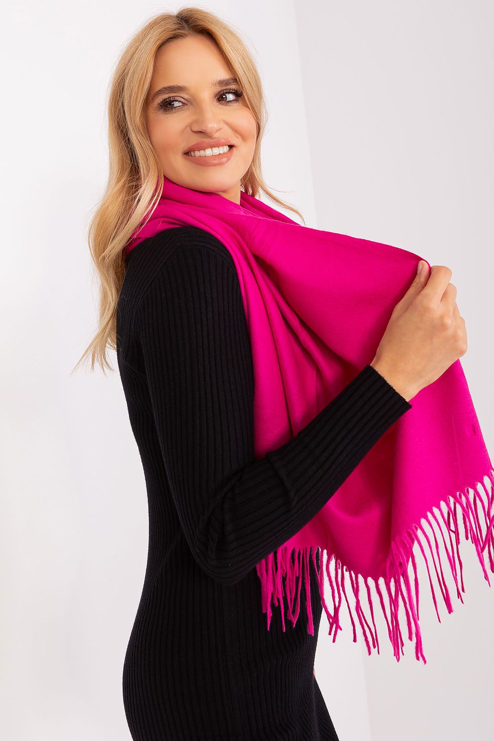  Schal model 187612 Wool Fashion Italia 