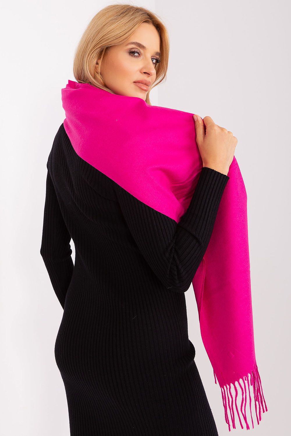  Schal model 187612 Wool Fashion Italia 