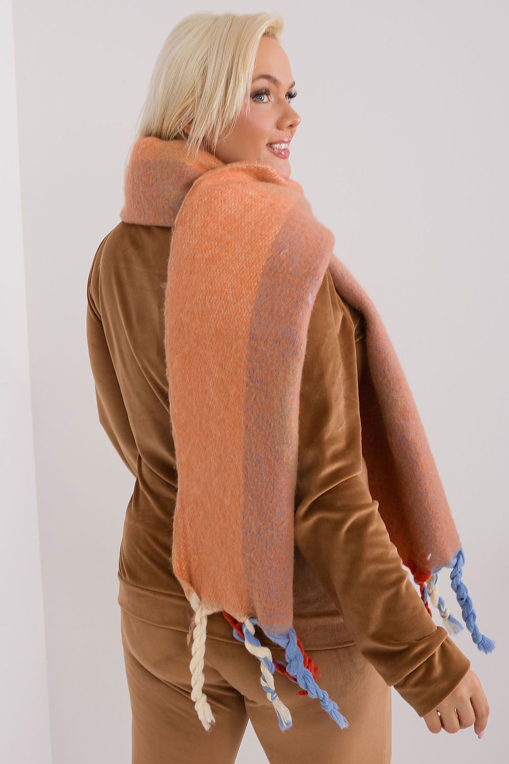  Schal model 190552 Wool Fashion Italia 