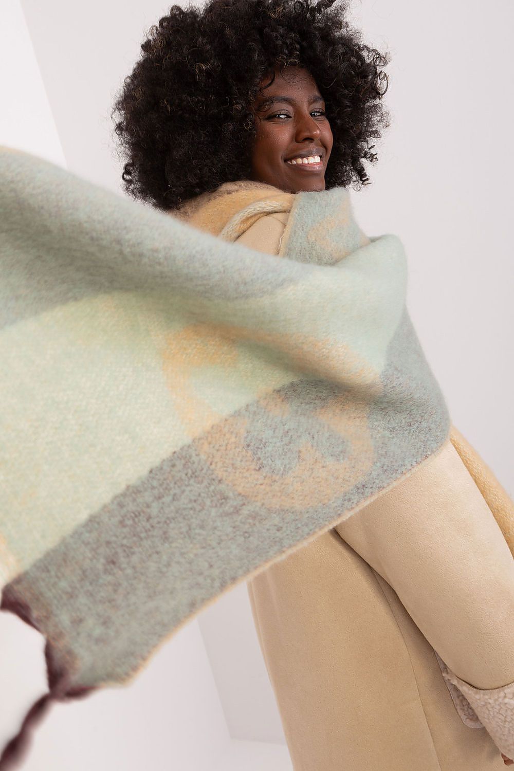  Schal model 190561 Wool Fashion Italia 