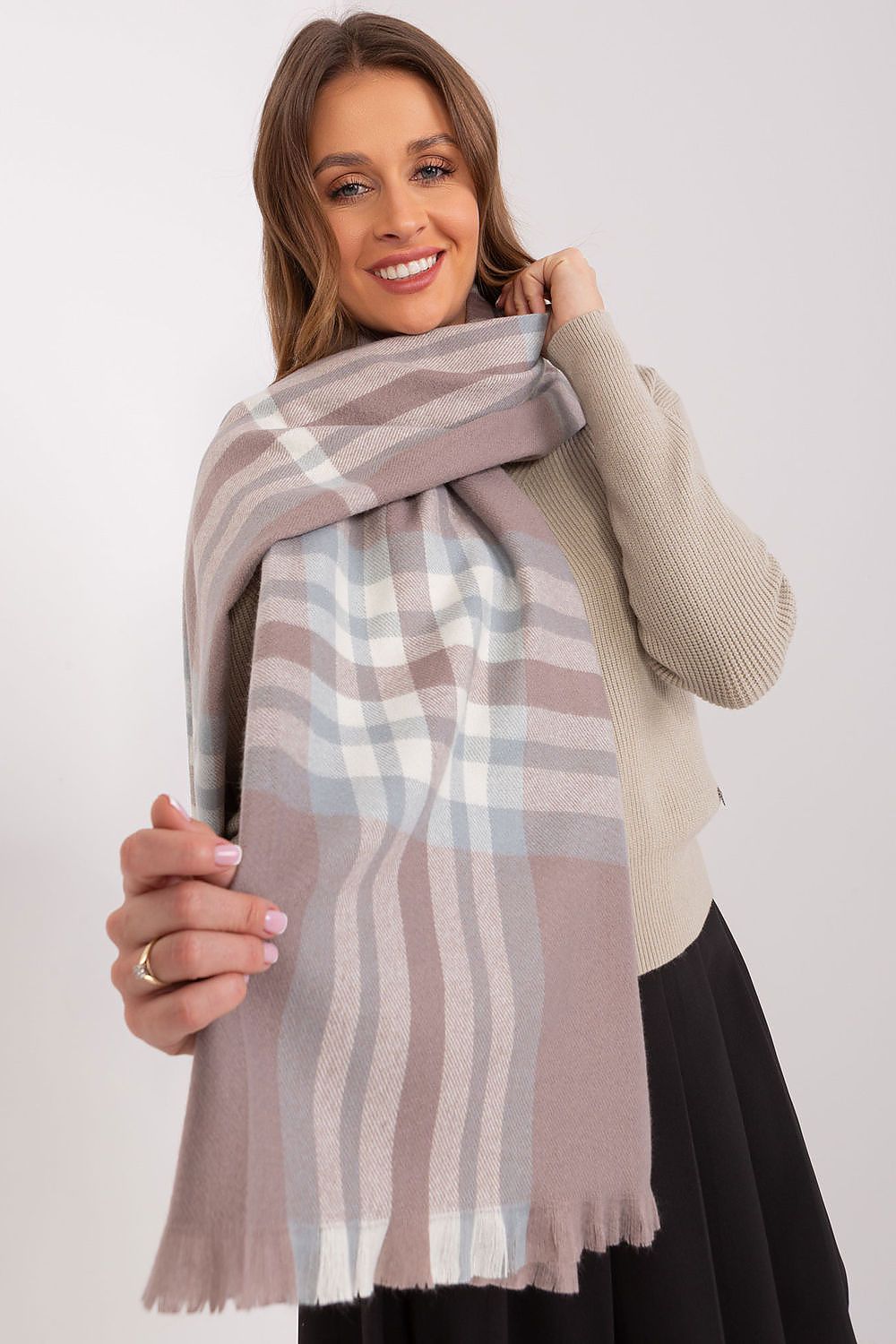  Schal model 190568 Wool Fashion Italia 