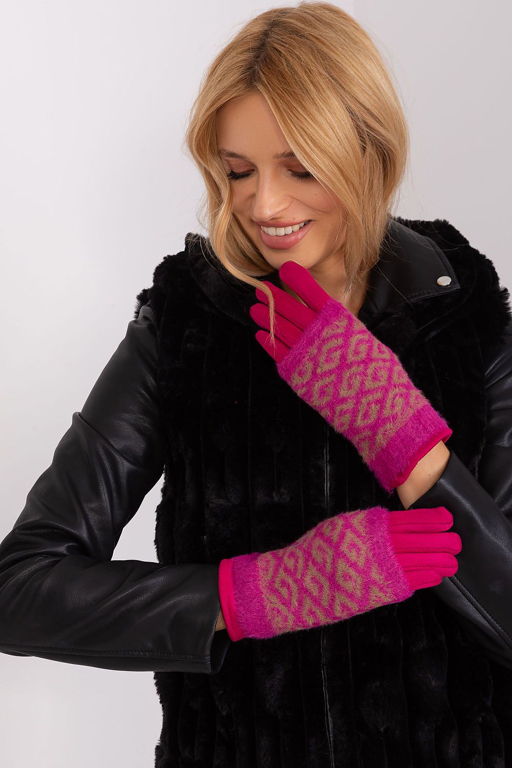  Handschuhe model 190819 Wool Fashion Italia 