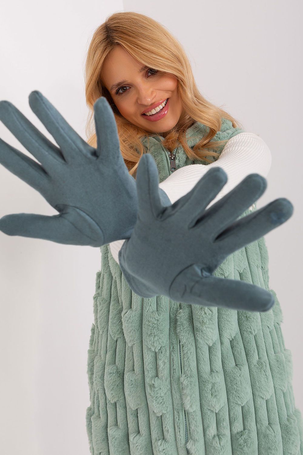  Handschuhe model 190832 Wool Fashion Italia 